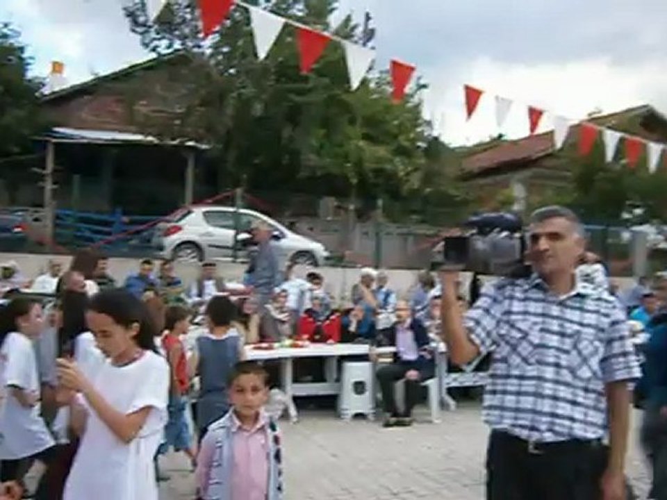 AMASYA - TAŞOVALI İŞADAMI ALİRIZA AĞIŞ IN KUMLUCA KÖYÜ KONUŞMASI - www.haberamasya.com