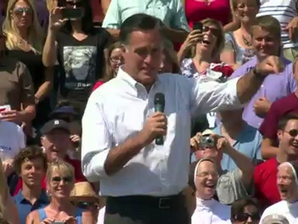 Romney makes 'birther' joke on campaign trail