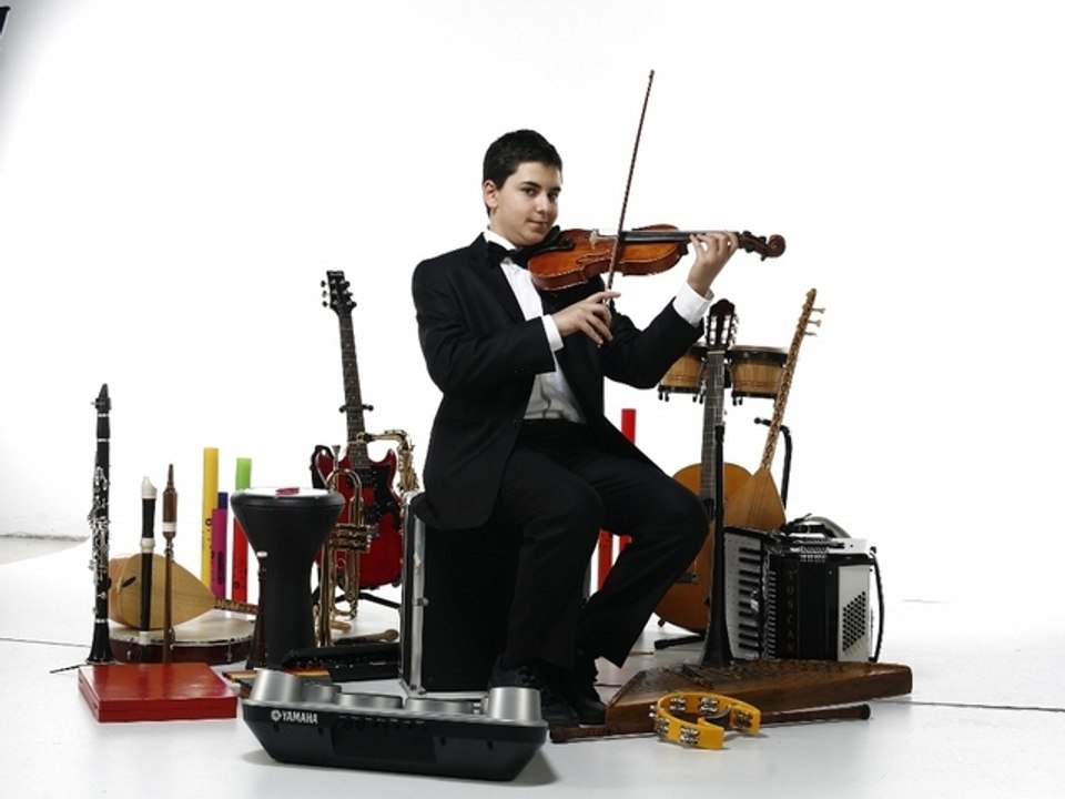 Genç Piyanist Güneş  Memory-Cats Müzikali Şarkısı Piyano ile. Unutulmaz-Muhteşem ezgi-Kediler tiyatro sinem film ünlü kısa öz Piano Piyano Major Nota Notes Scores Söz Video free sheet melodi melodikGenç Piyanist GGYY