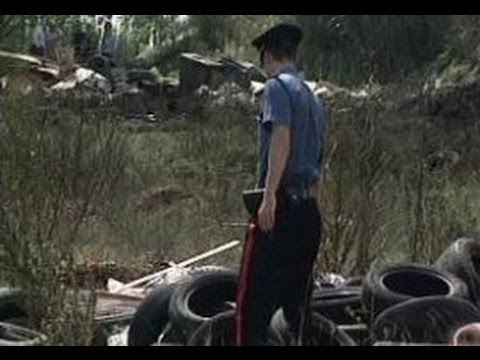 Napoli - Rifiuti, camion ASIA scortati dalla polizia a Fuorigrotta (24.08.12)