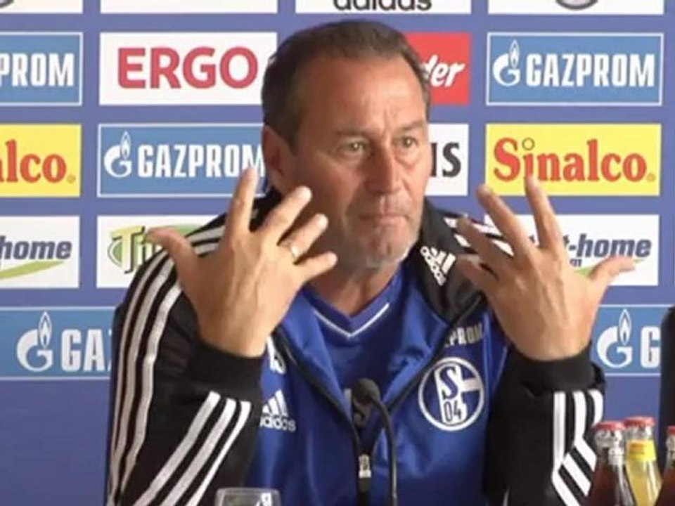 Huub Stevens lässt Torwart-Frage offen