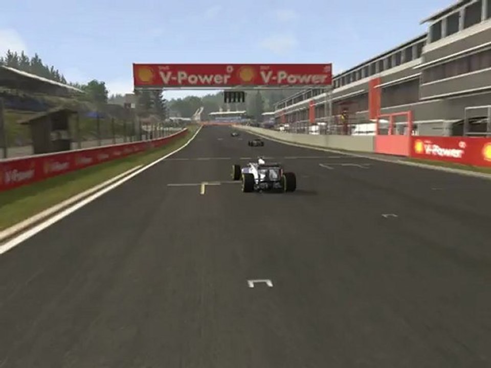 F1 2011 - GP de Belgique - Kier vs Barrichello & Petrov