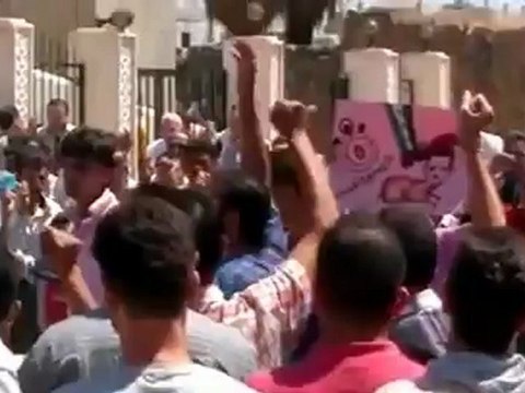 Syria فري برس درعا خربة غزالة رغم القصف المستمر مظاهرة جمعة لا تحزني درعـا إن الله معنا 24 8 2012 ج2