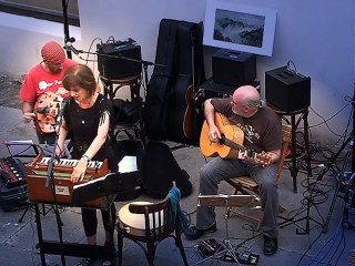 DOA na "Casa das Crechas" Festival Feito a Man "Levousa fremosa" musica de Galicia