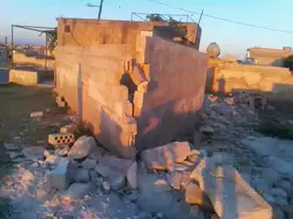 Syria فري برس  اللطامنةحماة المحتلة آثار القصف المدفعي 25-8-2012