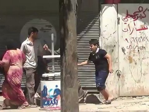 Syria فري برس حلب هرب المدنيين جراء القصف الاسدي على المدينة 25 8 2012