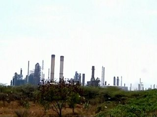 Explosion kills 26 at Venezuela's biggest refinery