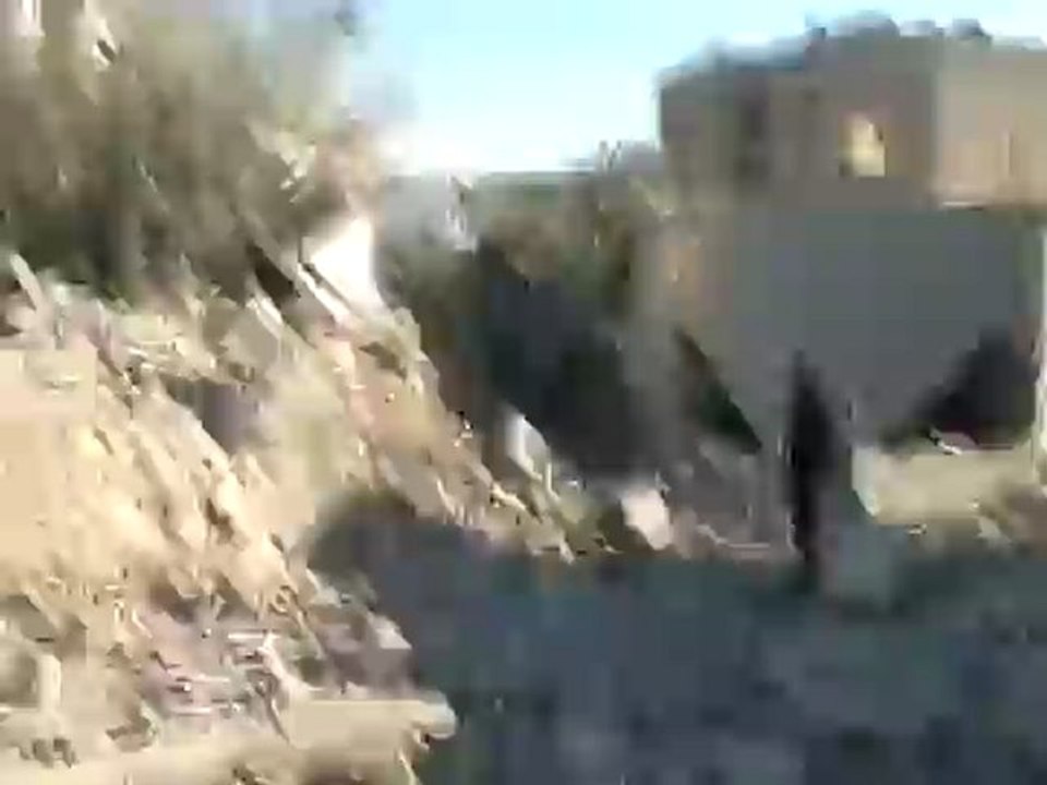 Syria فري برس  ريف ادلب حزانو آثار القصف بالطيران الميغ25 8 2012 ‫ج1‫‬