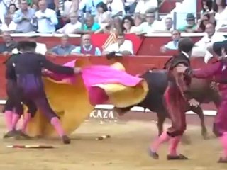 DAVID GALVÁN CORTA UN RABO EN SANLÚCAR