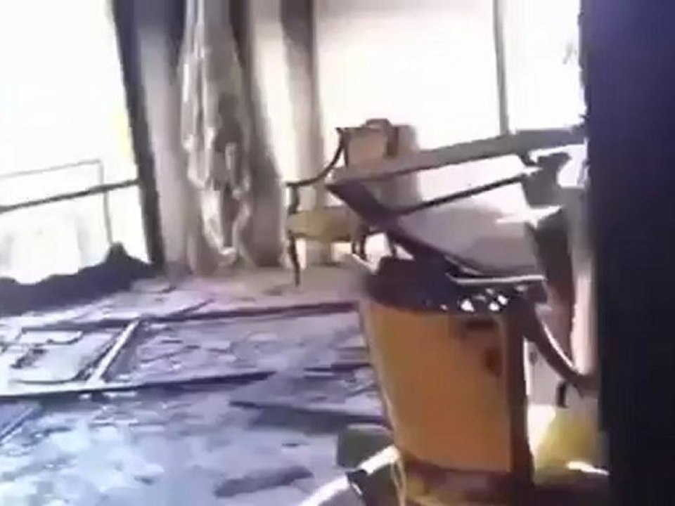 Syria فري برس  دير الزور  احتراق منزل بالكامل جراء القصف بدير الزور 26 8 2012