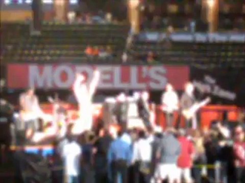 Citi Field Concert 07-20-2012: Daughtry - Feels Like Tonight