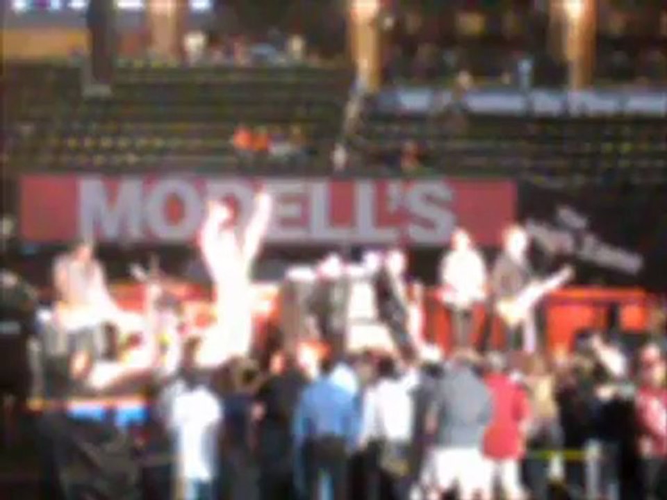 Citi Field Concert 07-20-2012: Daughtry - Feels Like Tonight