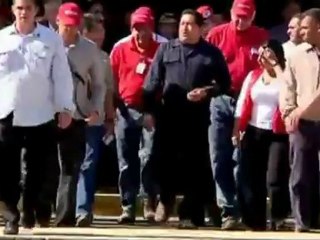 Chavez visits site of deadly refinery blast