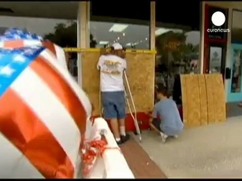 Isaac amenaza con aguarle la fiesta a Mitt Romney