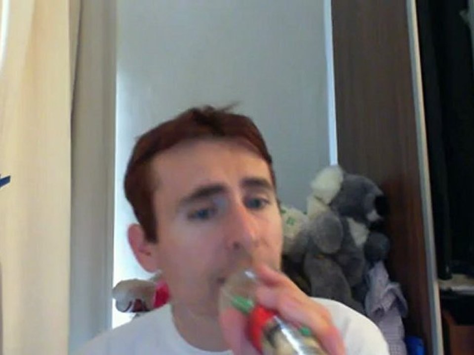 Wiwi égratigne "on a beau dire" de Caroline Costa