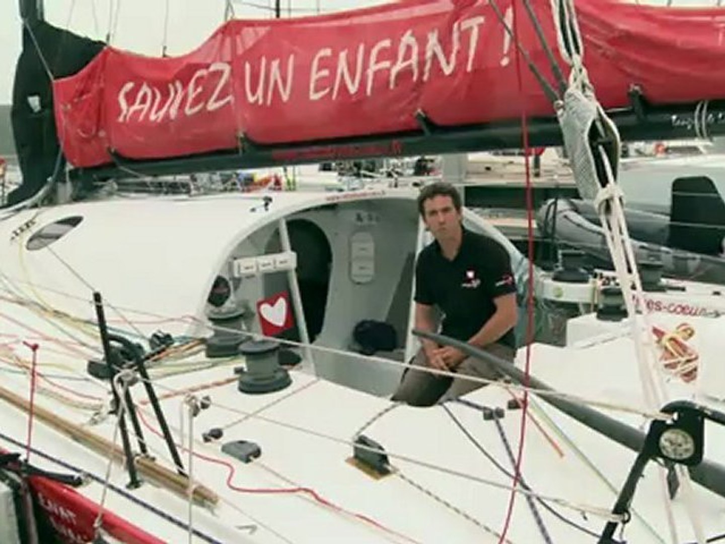 ⁣Kev Adams parrain d’Initiatives-Cœur
