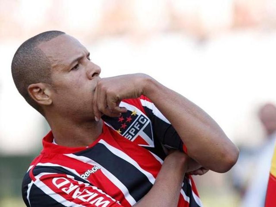 Quand Luis Fabiano se prend pour Usain Bolt !