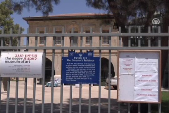 Cami avlusunda içki festivaline tepki