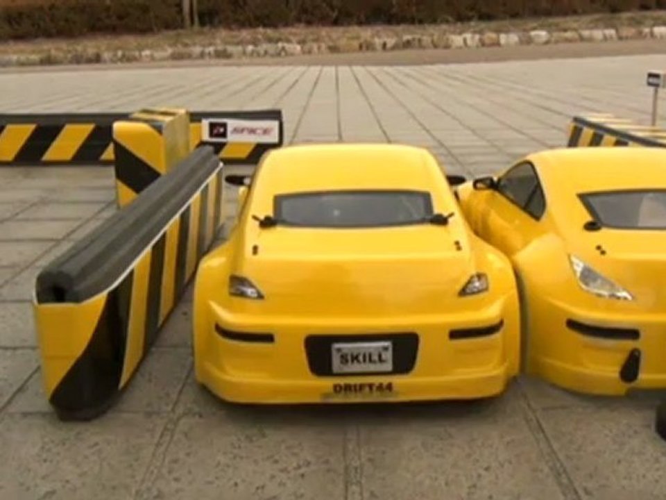 Drift en mini voiture RC pour se garer