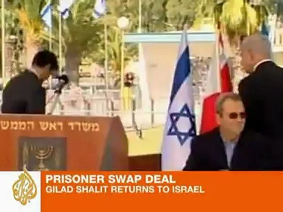 Hamas and Israel exchange prisoners