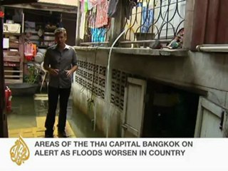 Rising floods threaten central Bangkok