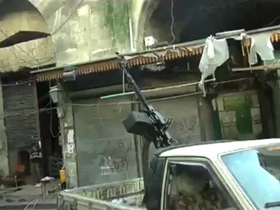 Syria فري برس   حلب لواء التوحيد هروب الطيران الاسدي بعد استهدافه من قبل لواء التوحيد27 8 2012