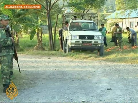 Maoists leave Nepalese camp as part of peace deal