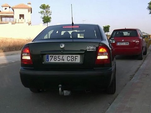 08 Seguridad Vial luz de emergencia y marcha atras