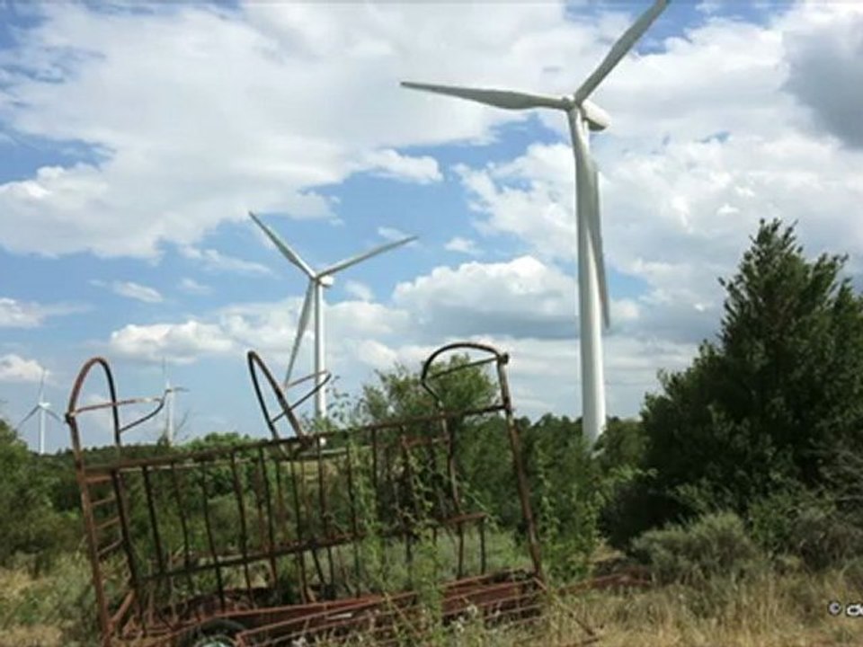 Prise de vue aérienne région Montpellier, éolienne