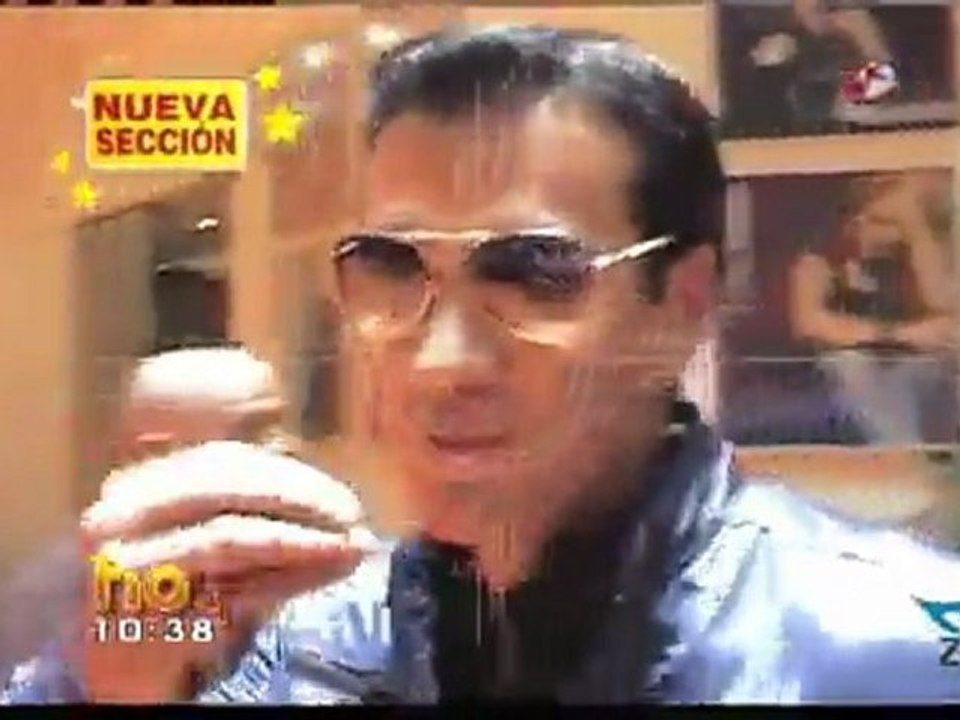 David Zepeda @davidzepeda1 en los pasillos de Televisa