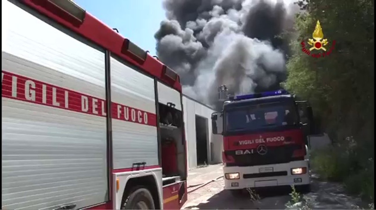 Rossigline (GE) - Incendio pannelli Fotovoltaici su ex Cotonificio (27.08.12)