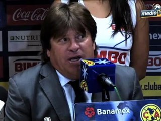 Medio Tiempo: Miguel Herrera molesto con benítez.mov