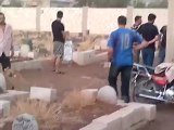 Syria فري برس  درعا الجيزة 7 أطفال يدفنون بجانب قبر الشهيد حمزة الخطيب  27-8-2012