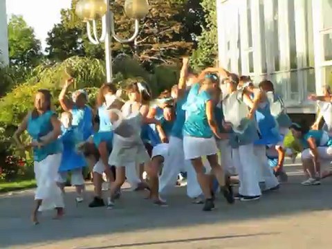 Répétition générale avant le défilé à la Biennale de la danse de Lyon