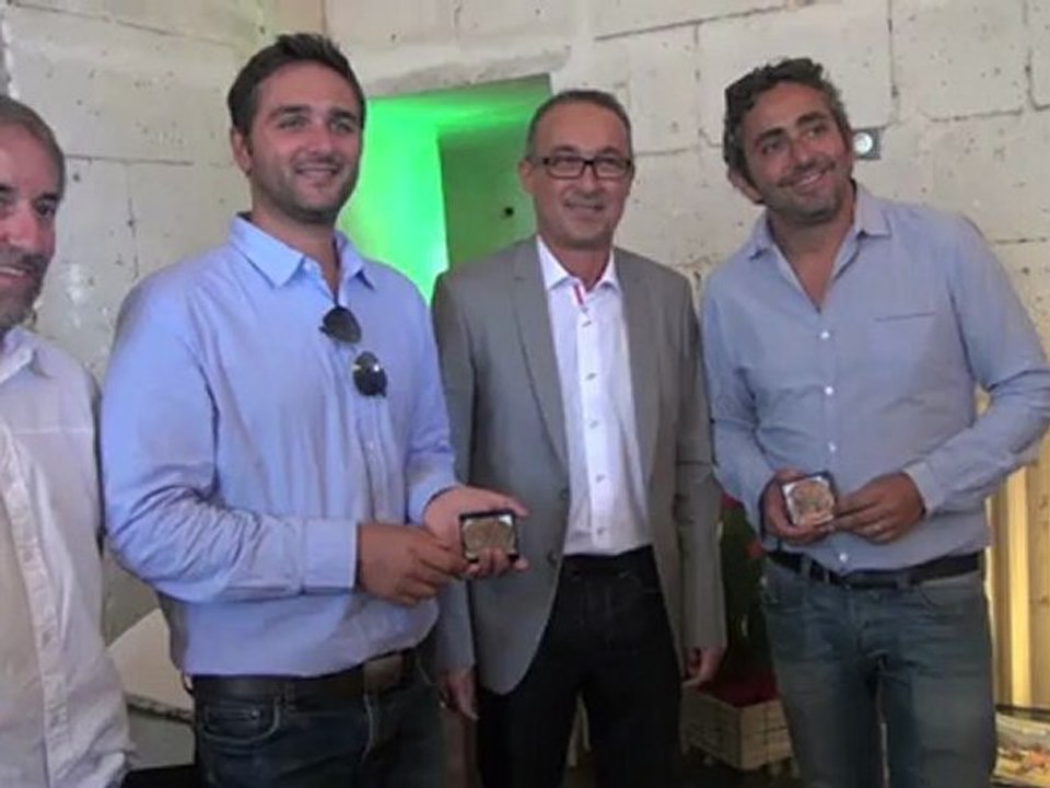 Les réalisateurs d'"Intouchables", citoyens d'honneur de la Ville d'Angoulême