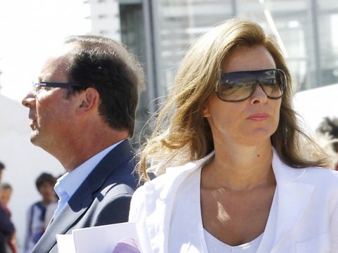 ZAPPING ACTU DU 31/08/2012 - Valérie Trierweiler : colérique, excessive, folle, bécasse