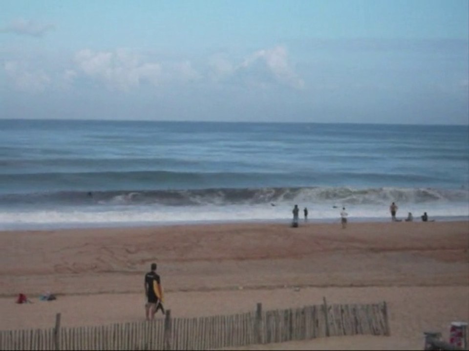 Surfeurs à Hossegor.wmv