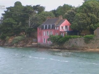 Explore France in the "Golfe du Morbihan"