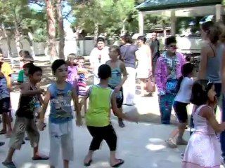 Tuba Büyüküstün Bakıda uşaq evini ziyarət etdi