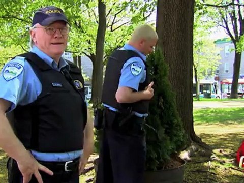 Gag - Couilles dans le zipper