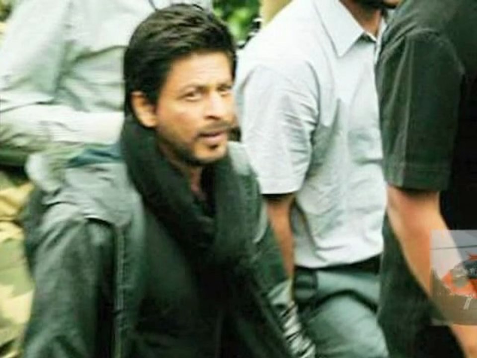 Shahrukh Khan Shoots Bridge Blasting Scene In Kashmir Valley - Bollywood Time