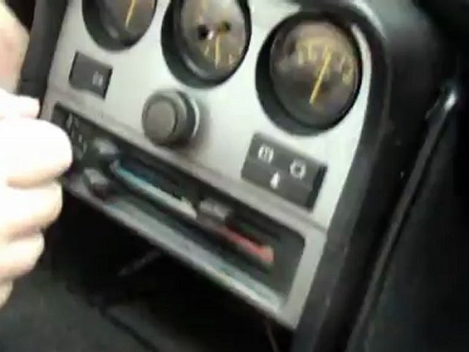 New01.mpg PORSCHE 944