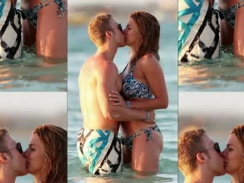 Celebrity Bytes: Bikini-Clad Gemma Atkinson Shows off Her Curves