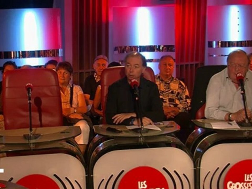 Présentation des sociétaires dans les grosses têtes en folie spéciales vacances