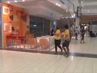 Αφιξη ΑΕΛ-Βέλγιο - αναμονή (2)