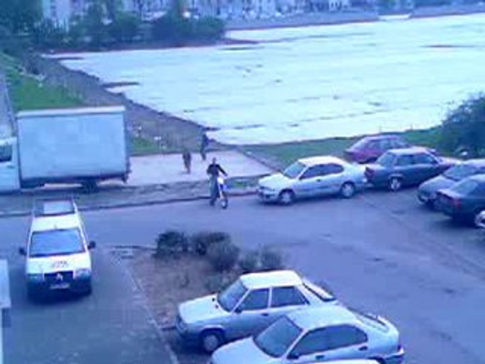 yz85 en roue 93500 pantin