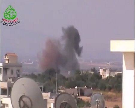 Syria فري برس إدلب _ تفتناز _ قصف البلدة بطيران الميغ 29-8-2012