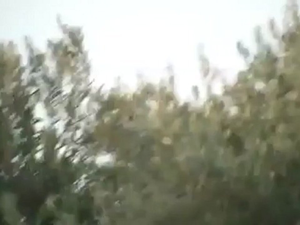 Syria فري برس  ادلب   تفتناز   الطيران الحربي يقصف المدينة  29 8 2012