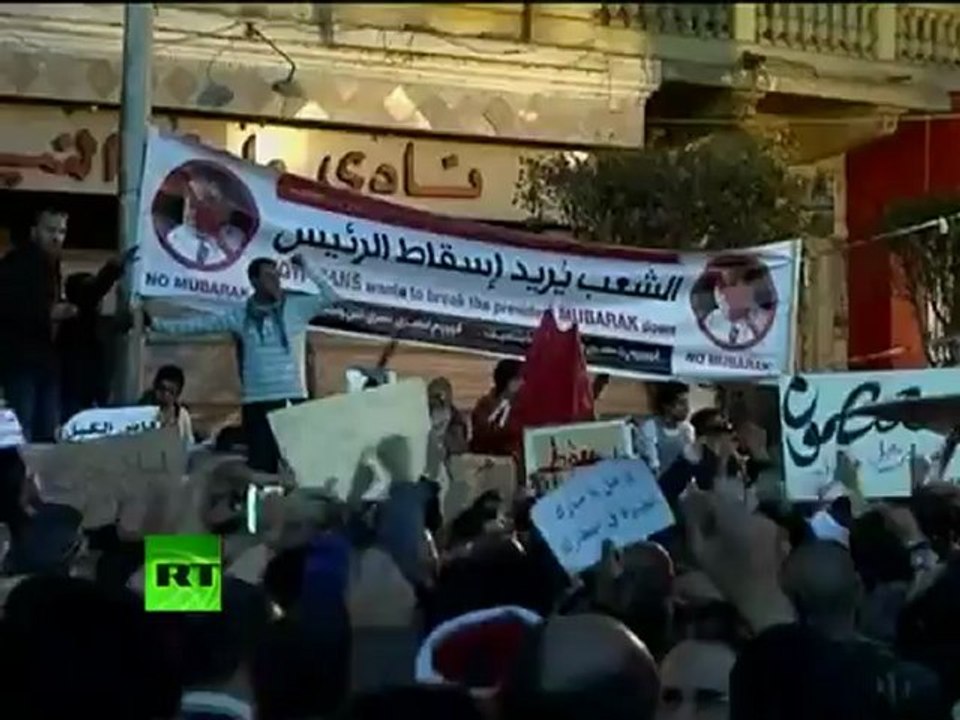 Video of thousands on Cairo's Tahrir Square demanding Mubarak goes