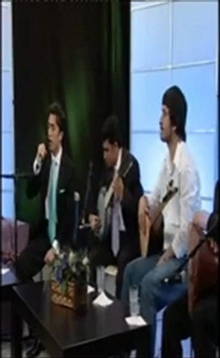 Üstat Cahit UZUN Türkiye'nin Tezenesi-Vural AKBULUT (Kanal B) Harput'da bir güzel gördüm,Uzun hava tükendin aktın ömrüm,Nemrudun kızı